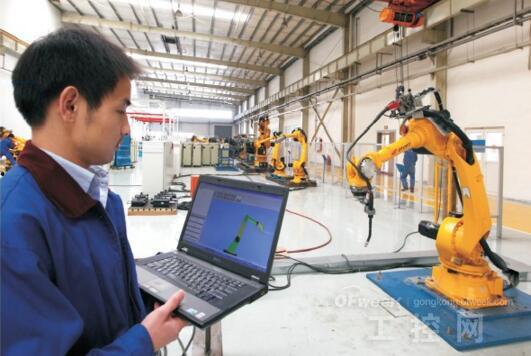 国产收银机器人视频,智能零售新篇章