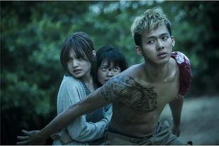 国产恐怖片开头吻戏视频,国产恐怖片惊悚开场，吻戏瞬间引爆紧张气氛